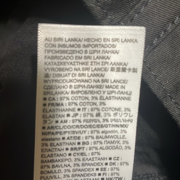 NWT women’s Gap zippered pants - Picture 9 of 12